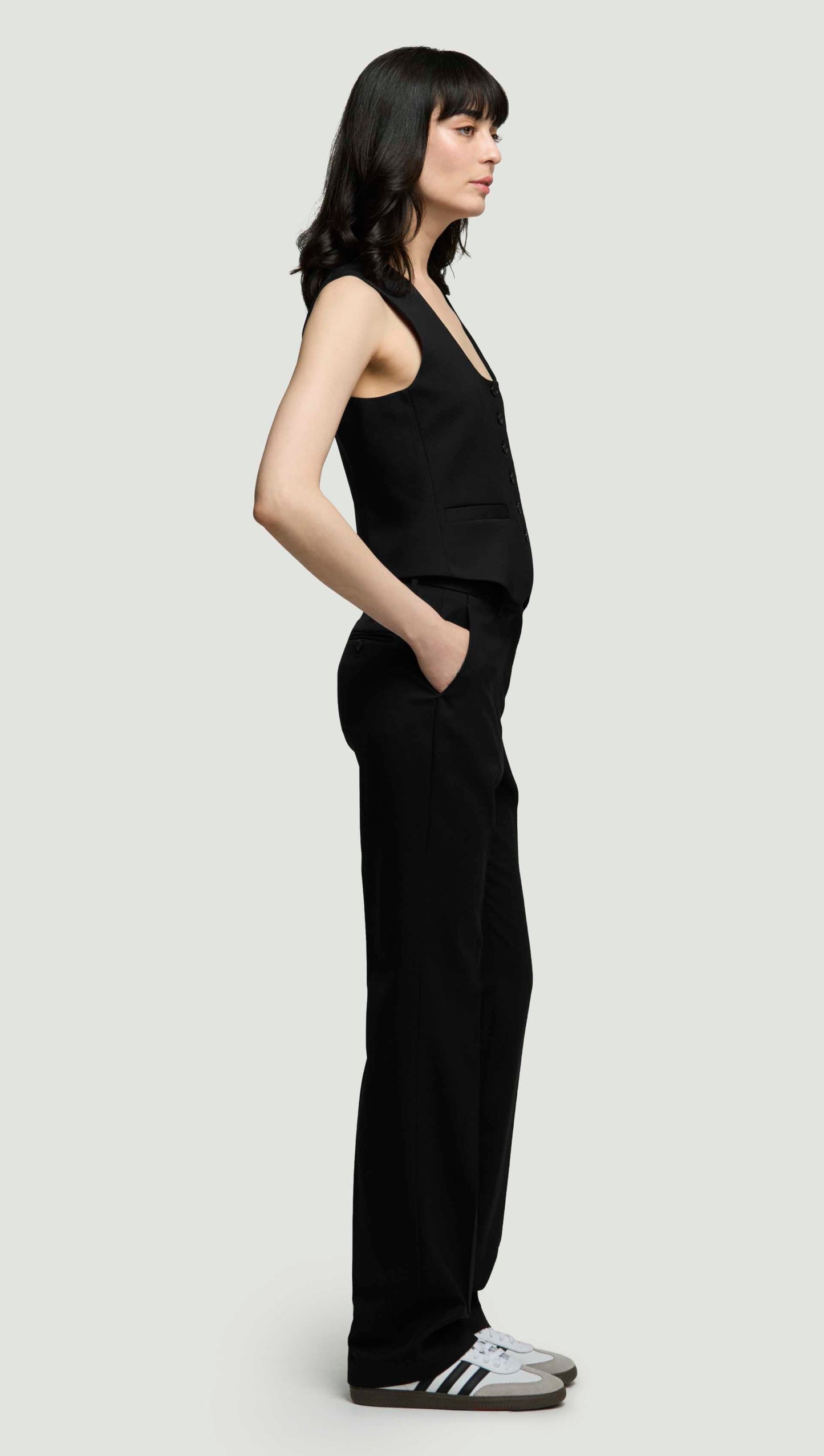 Scoop Neck Waistcoat in Seasonless Wool | Black