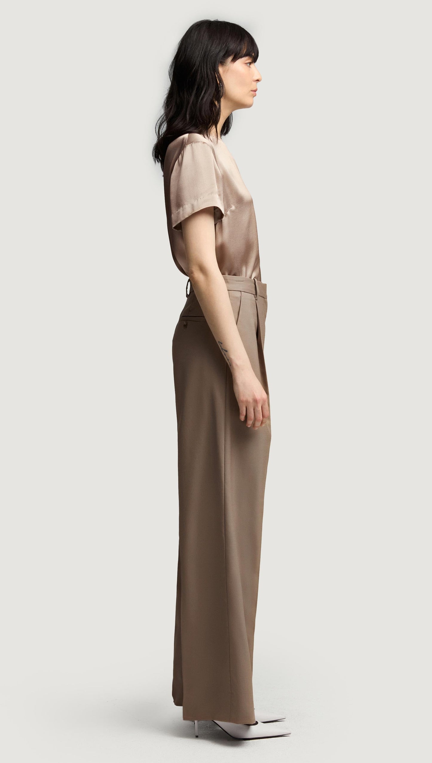 Single Pleat Trouser in Seasonless Wool | Taupe