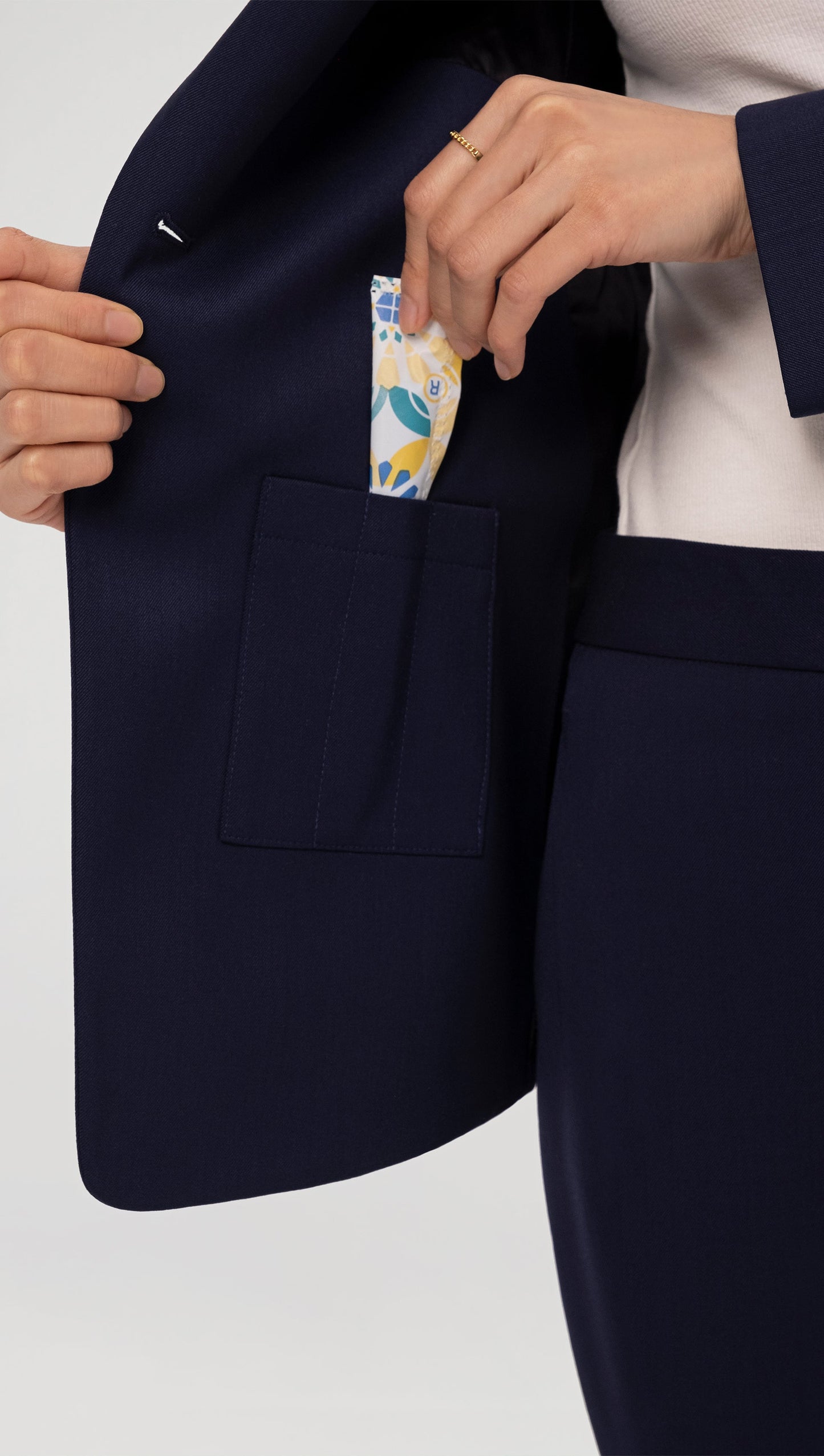 Single Button Blazer in Seasonless Wool | Navy