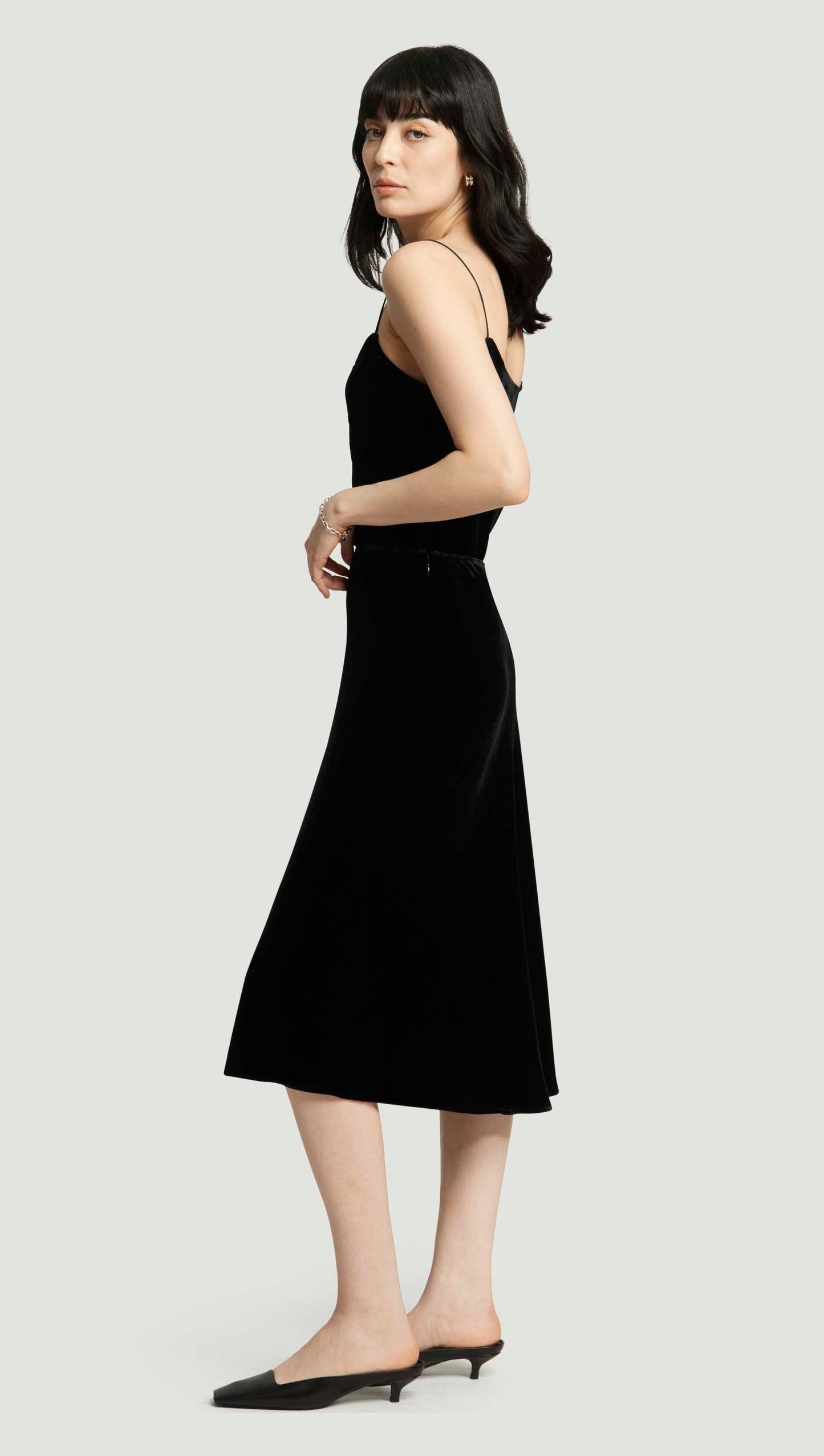 Bias Midi Skirt in Velvet | Black