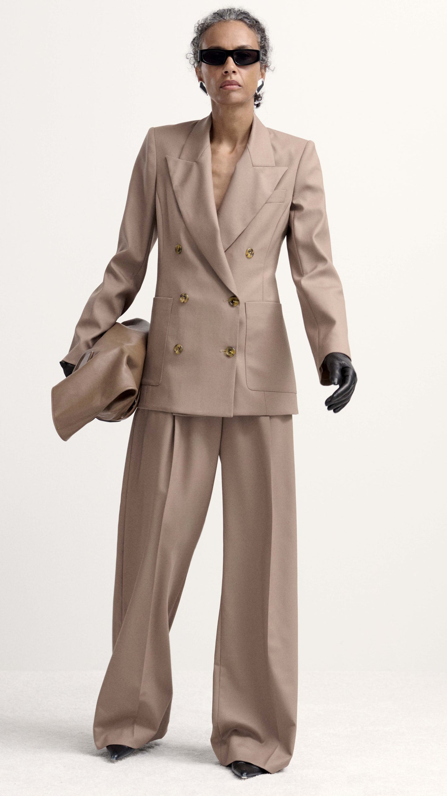 Single Pleat Trouser in Seasonless Wool | Taupe