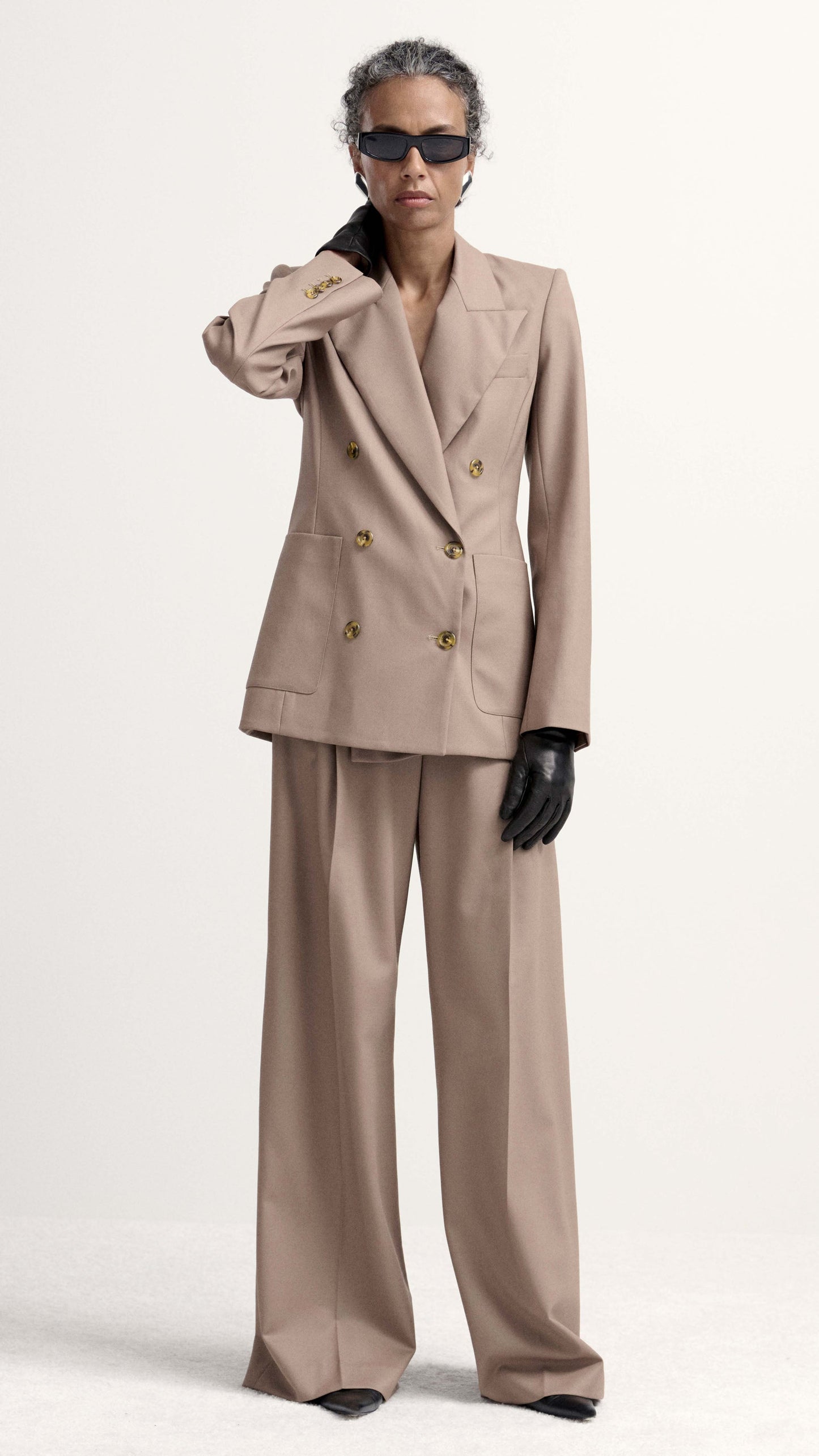 Single Pleat Trouser in Seasonless Wool | Taupe