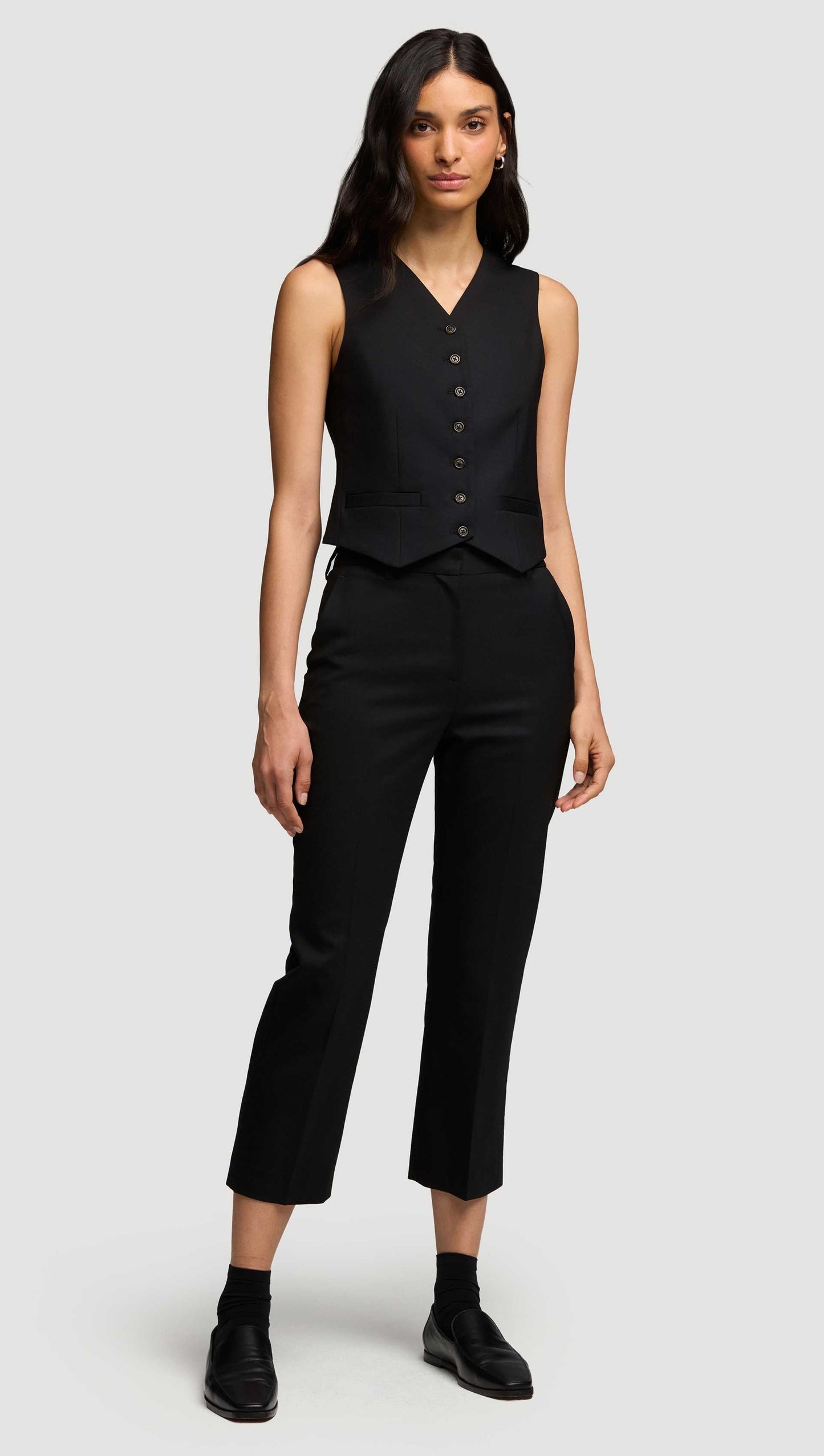 Shallow V-Neck Waistcoat in Seasonless Wool | Black