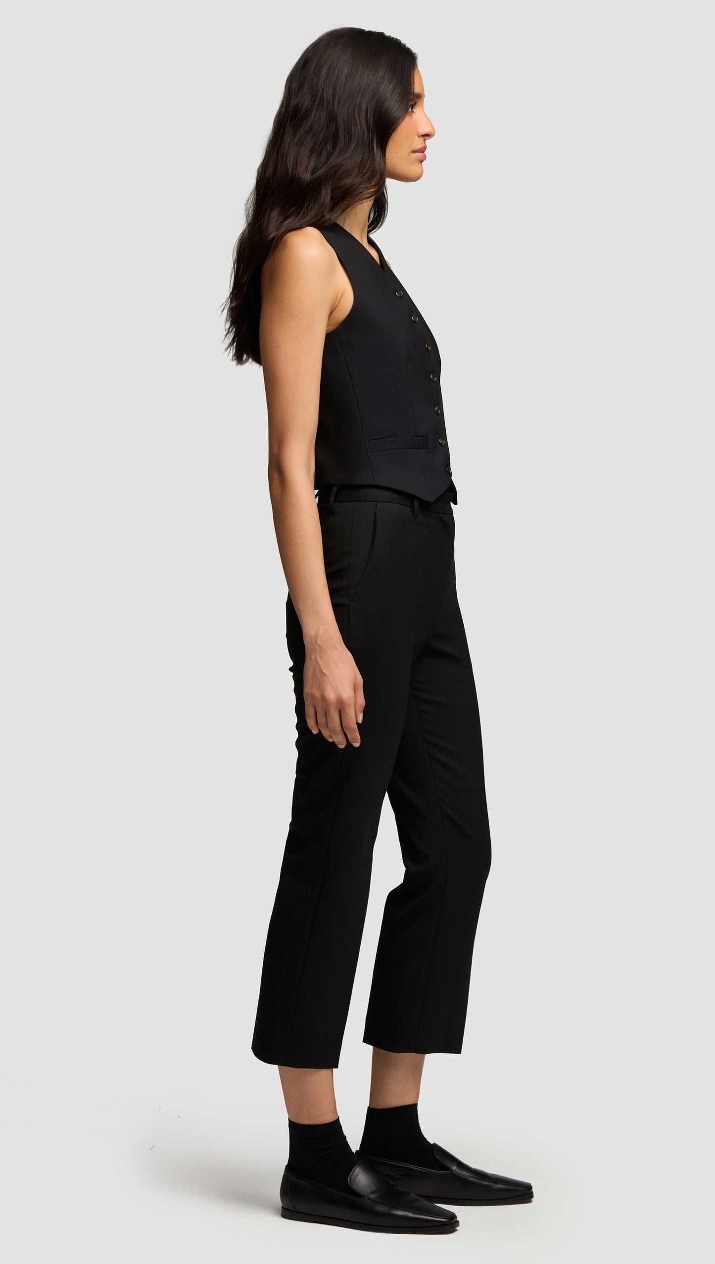 Shallow V-Neck Waistcoat in Seasonless Wool | Black