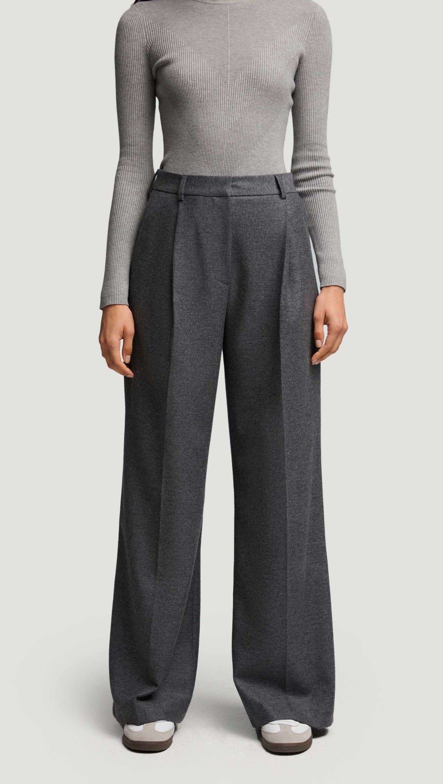 Single Pleat Trouser in Textured Wool | Grey Melange