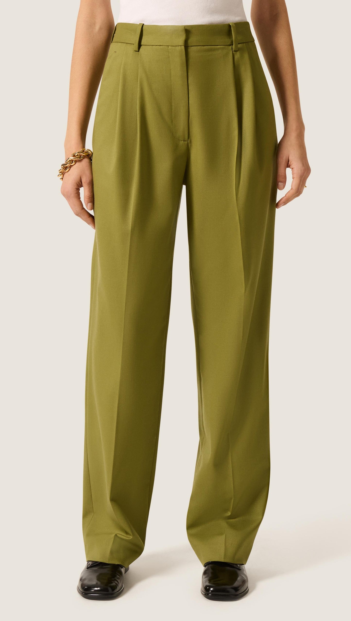 Pleated Tapered Trouser in Seasonless Wool | Pickle