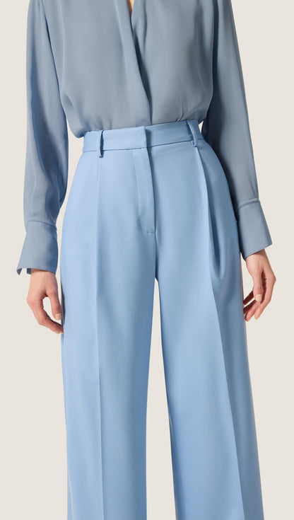 Single Pleat Trouser in Seasonless Wool | Maya Blue