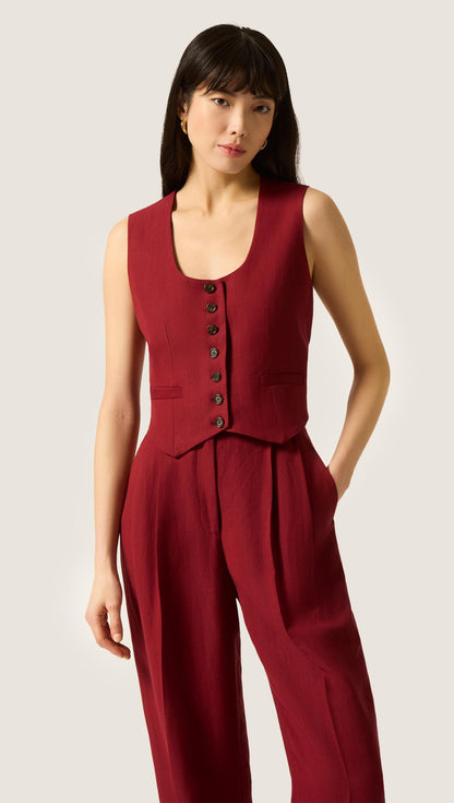 Scoop Neck Waistcoat in Viscose Linen | Maroon